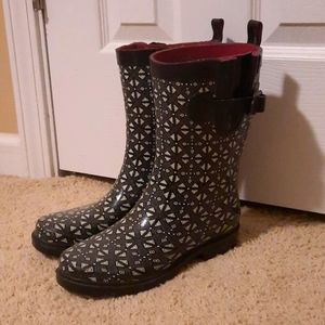 Cute black and white rain boots, size 7